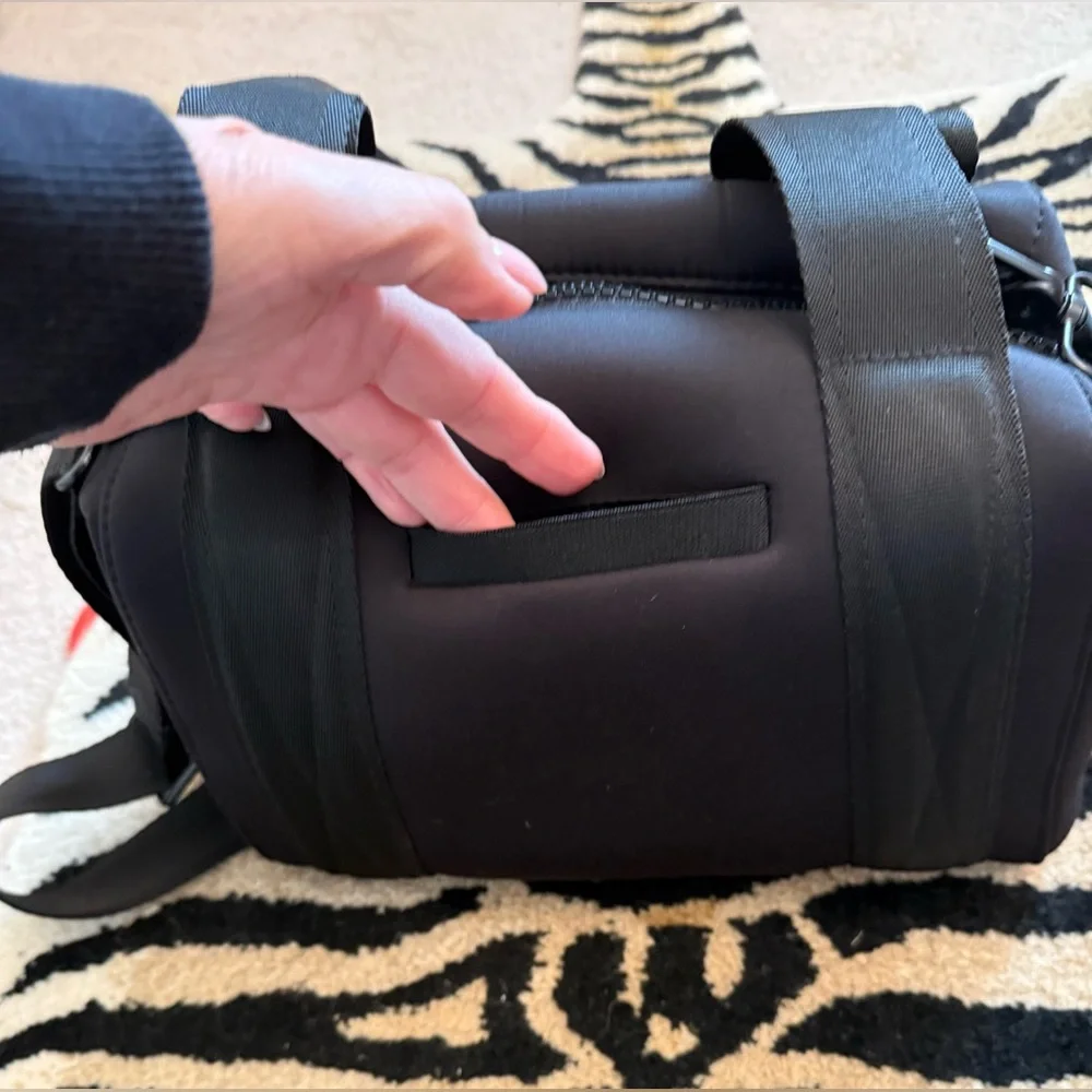 Dagne Dover Landon Neoprene Carryall Bag Small EUC - Picture 5 of 15